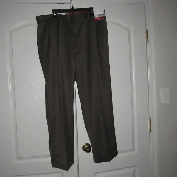NWT LOUIS RAPHAEL Rosso Straight Fit Pleated Wrinkle Resist Cuffed Pants 42 x 30